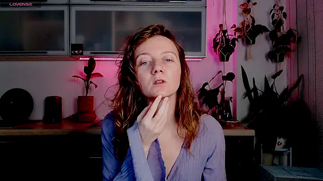 Elly Helly online show from 16, 12, 2025