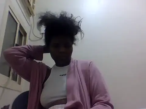 Snapshot of queenzuena chatting on 5, 5, 2026 queenzuena online show from 5, 5, 2026