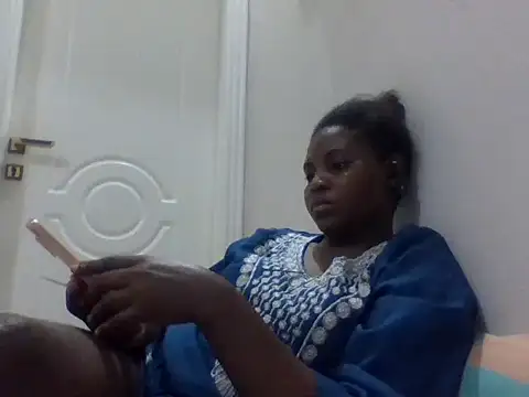 queenzuena online show from 7, 7, 2026
