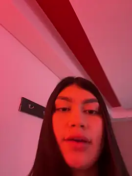 Snapshot of EmmaMartiinez chatting on 11, 4, 2026 EmmaMartiinez online show from 11, 4, 2026