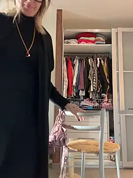 Snapshot of casalinga88 chatting on 28, 10, 2025 casalinga88 online show from 28, 10, 2025