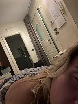 Snapshot of casalinga88 chatting on 4, 11, 2025 casalinga88 online show from 4, 11, 2025