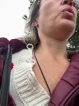 Snapshot of casalinga88 chatting on 4, 12, 2025 casalinga88 online show from 4, 12, 2025