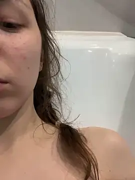 Adela Vetta online show from 3, 2, 2025