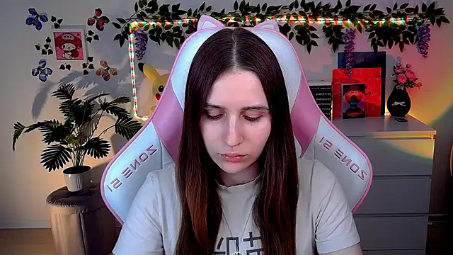 Snapshot of AliceCharmy chatting on 3, 4, 2026 AliceCharmy online show from 3, 4, 2026