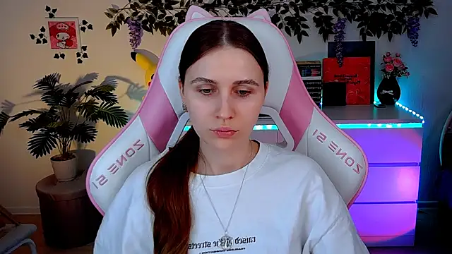 Snapshot of AliceCharmy chatting on 15, 4, 2026 AliceCharmy online show from 15, 4, 2026