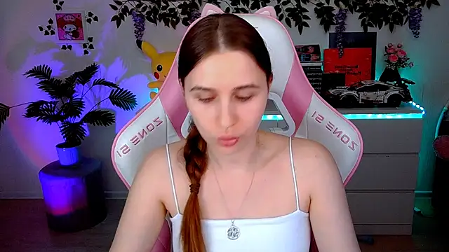 Snapshot of AliceCharmy chatting on 26, 4, 2026 AliceCharmy online show from 26, 4, 2026