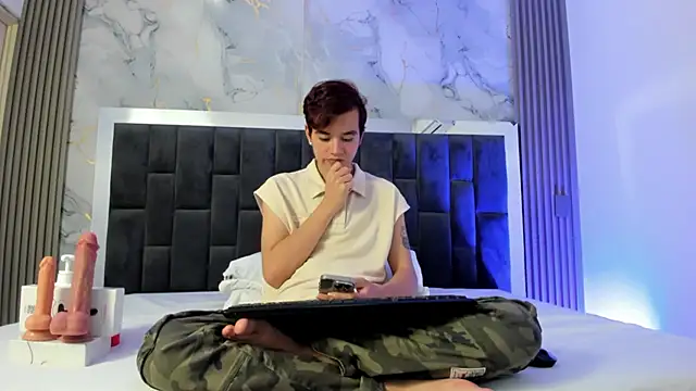 bunny maxi online show from 25, 9, 2025