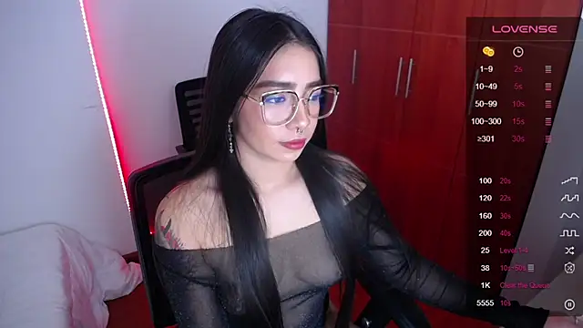 Snapshot of megan_bluee23 chatting on 18, 3, 2025 megan bluee23 online show from 18, 3, 2025