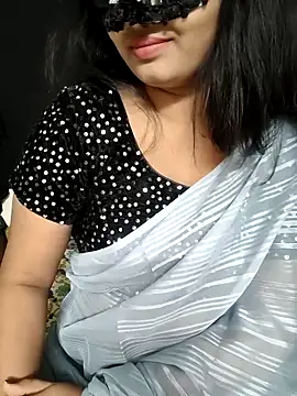 Snapshot of Magical-Couple-telugu chatting on 19, 4, 2026 Magical-Couple-telugu online show from 19, 4, 2026