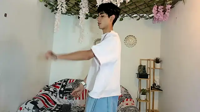 oliverhot2005 online show from 4, 12, 2025