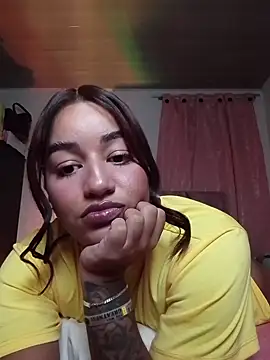 Snapshot of Little_Gaby_ chatting on 10, 7, 2026 Little Gaby online show from 10, 7, 2026