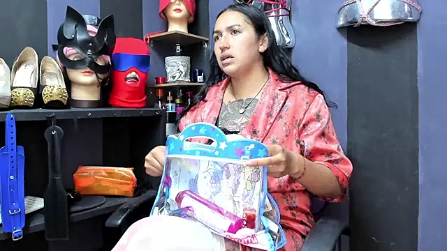 LucyStrike  online show from 25, 1, 2025