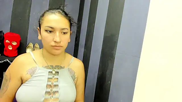 LucyStrike  online show from 29, 1, 2025