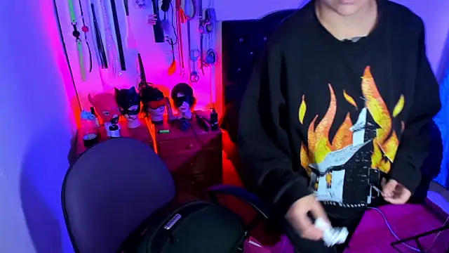 Snapshot of LucyStrike_ chatting on 7, 1, 2026 LucyStrike online show from 7, 1, 2026