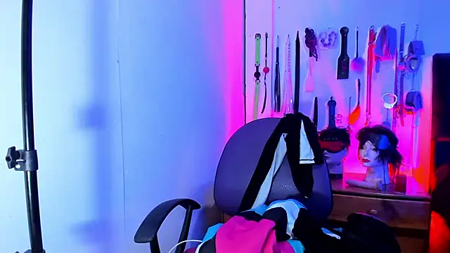 Snapshot of LucyStrike_ chatting on 9, 1, 2026 LucyStrike online show from 9, 1, 2026