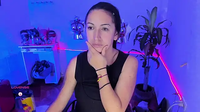 LucyStrike  online show from 17, 7, 2026