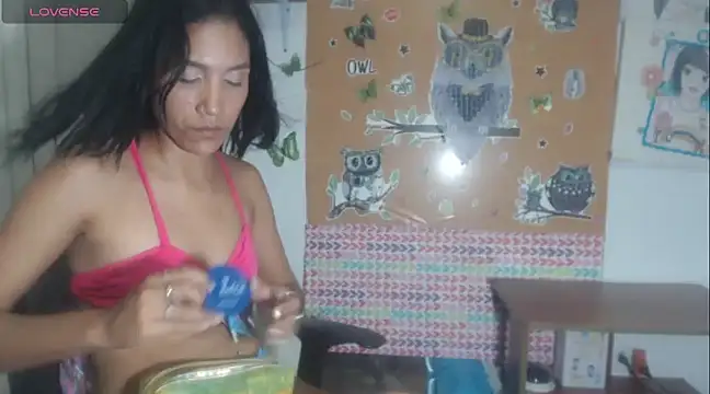 Snapshot of KamileLatinasexy chatting on 27, 12, 2024 KamileLatinasexy online show from 27, 12, 2024