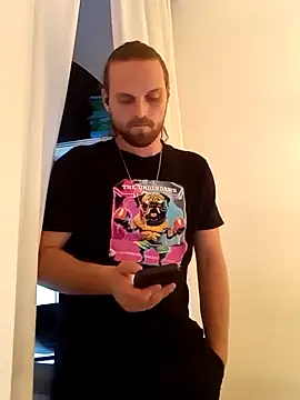 Snapshot of VitaminmanFL chatting on 1, 1, 2025 VitaminmanFL online show from 1, 1, 2025