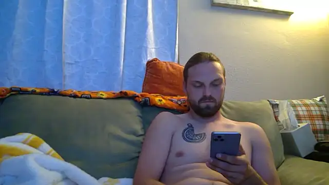 Snapshot of VitaminmanFL chatting on 25, 10, 2025 VitaminmanFL online show from 25, 10, 2025