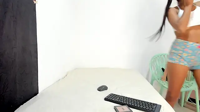 Snapshot of Vicky_Freedom chatting on 6, 4, 2026 Vicky Freedom online show from 6, 4, 2026