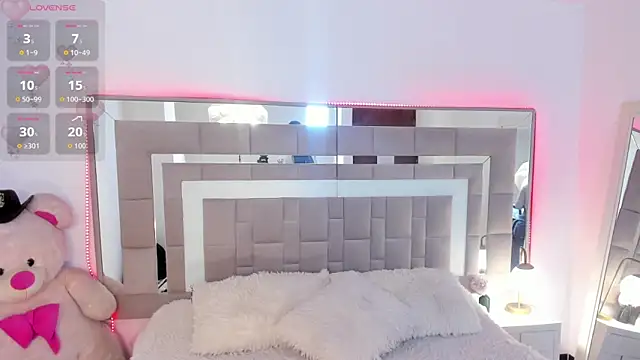 Snapshot of Nicolle_foxy chatting on 7, 4, 2026 Nicolle foxy online show from 7, 4, 2026