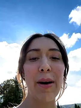 Snapshot of emiliasommer chatting on 7, 10, 2025 emiliasommer online show from 7, 10, 2025