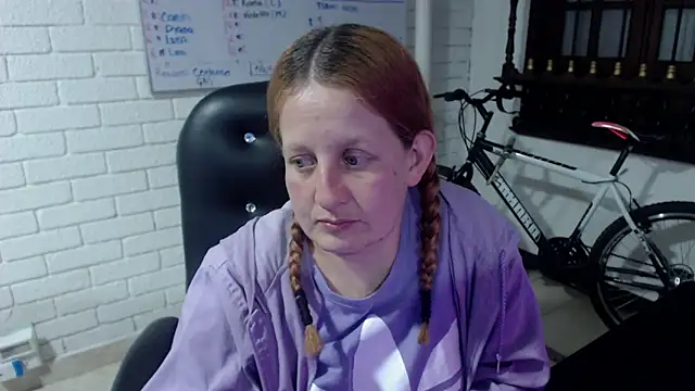 ViioletaMora online show from 28, 2, 2025