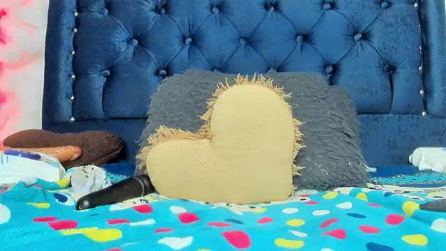 Snapshot of alice_love052 chatting on 6, 3, 2025 alice love052 online show from 6, 3, 2025