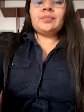 Snapshot of alice_love052 chatting on 6, 10, 2025 alice love052 online show from 6, 10, 2025