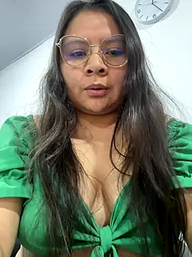 Snapshot of alice_love052 chatting on 26, 10, 2025 alice love052 online show from 26, 10, 2025