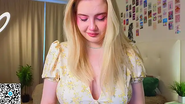 Snapshot of oliviabr0wn0 chatting on 23, 10, 2025 oliviabr0wn0 online show from 23, 10, 2025