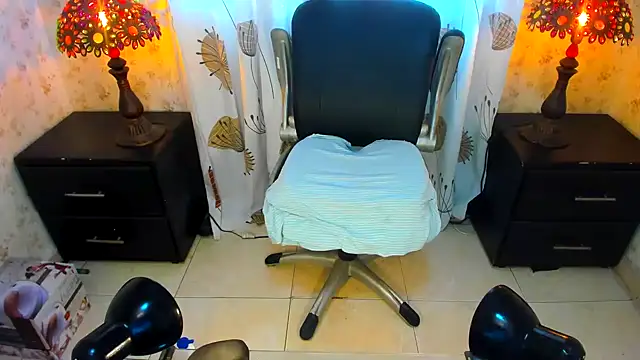 Snapshot of jewellzafiro chatting on 28, 12, 2024 jewellzafiro online show from 28, 12, 2024