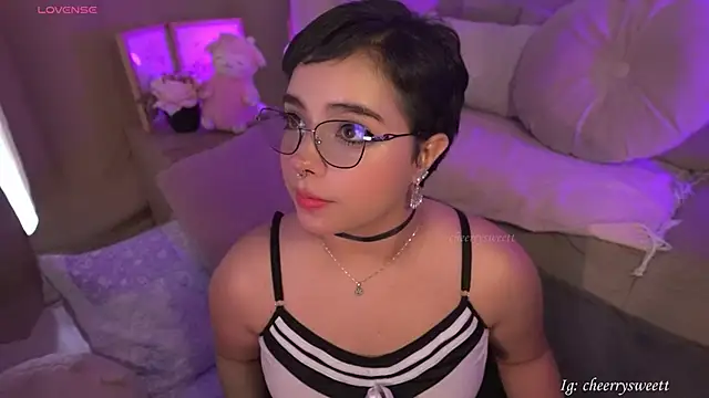 Snapshot of Cheerrysweett chatting on 17, 3, 2026 Cheerrysweett online show from 17, 3, 2026