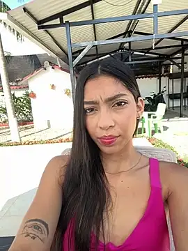 Snapshot of Ema_azel chatting on 12, 12, 2024 Ema azel online show from 12, 12, 2024