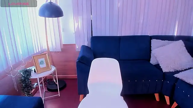 cami cruzz online show from 1, 2, 2025