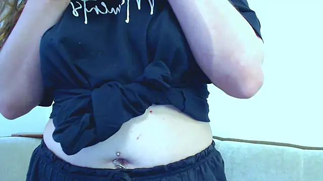 Snapshot of Helen_Adams_ chatting on 14, 3, 2025 Helen Adams online show from 14, 3, 2025