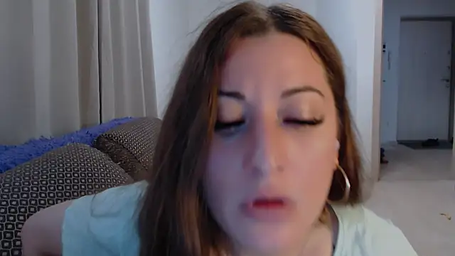 Snapshot of Helen_Adams_ chatting on 20, 7, 2026 Helen Adams online show from 20, 7, 2026