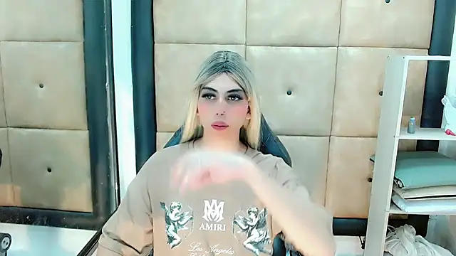 Daniela Pink  online show from 16, 2, 2025