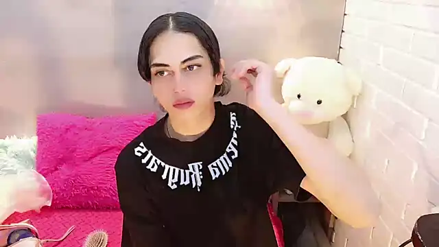 Daniela Pink  online show from 23, 10, 2025