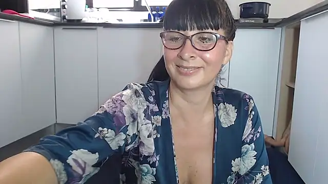 Snapshot of HellenLatin chatting on 5, 6, 2026 HellenLatin online show from 5, 6, 2026