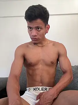 Snapshot of bbchocolate27 chatting on 19, 4, 2026 bbchocolate27 online show from 19, 4, 2026