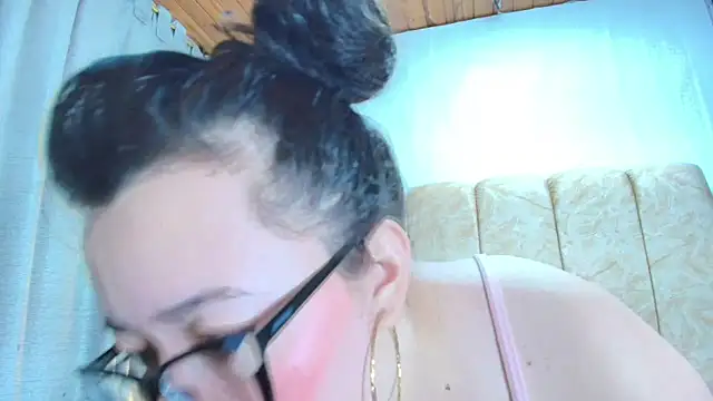 Zoe Curvy online show from 7, 11, 2025