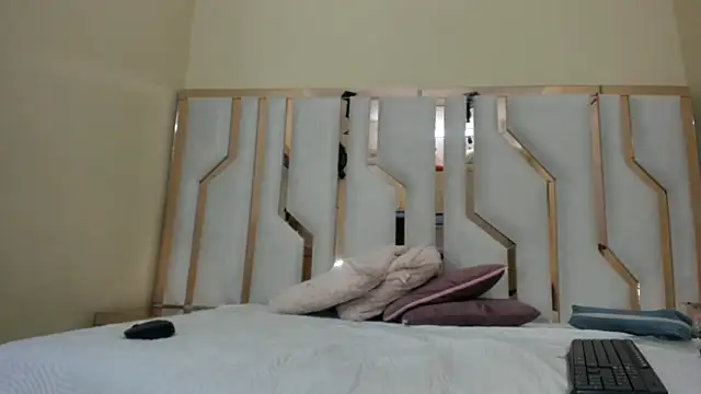 TifanyChill online show from 12, 1, 2025