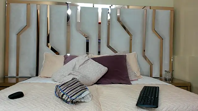 TifanyChill online show from 15, 1, 2025