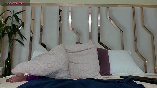 TifanyChill online show from 28, 1, 2025