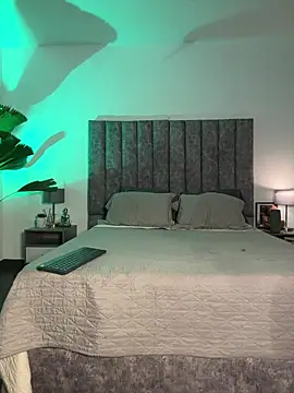 Snapshot of milaivanova chatting on 15, 12, 2025 milaivanova online show from 15, 12, 2025