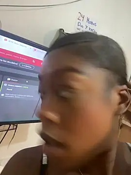 Snapshot of keilysofia chatting on 13, 10, 2025 keilysofia online show from 13, 10, 2025