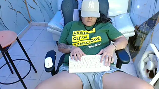 Snapshot of snowflake_xxx chatting on 19, 3, 2026 snowflake xxx online show from 19, 3, 2026