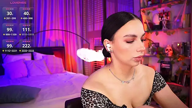 Snapshot of LunaNight chatting on 3, 11, 2025 LunaNight online show from 3, 11, 2025